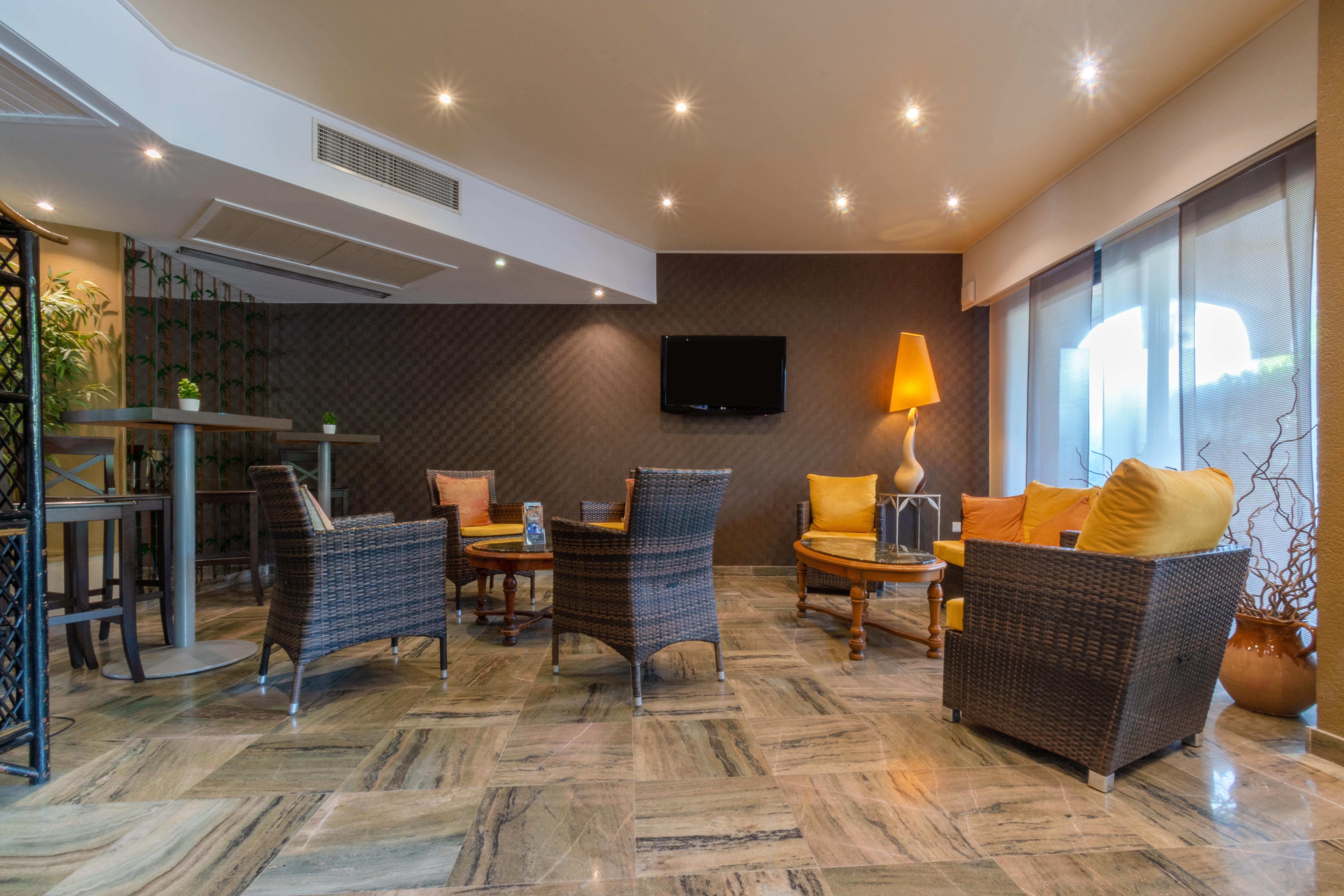Hotel Bahia Вильнёв-Лубе Экстерьер фото