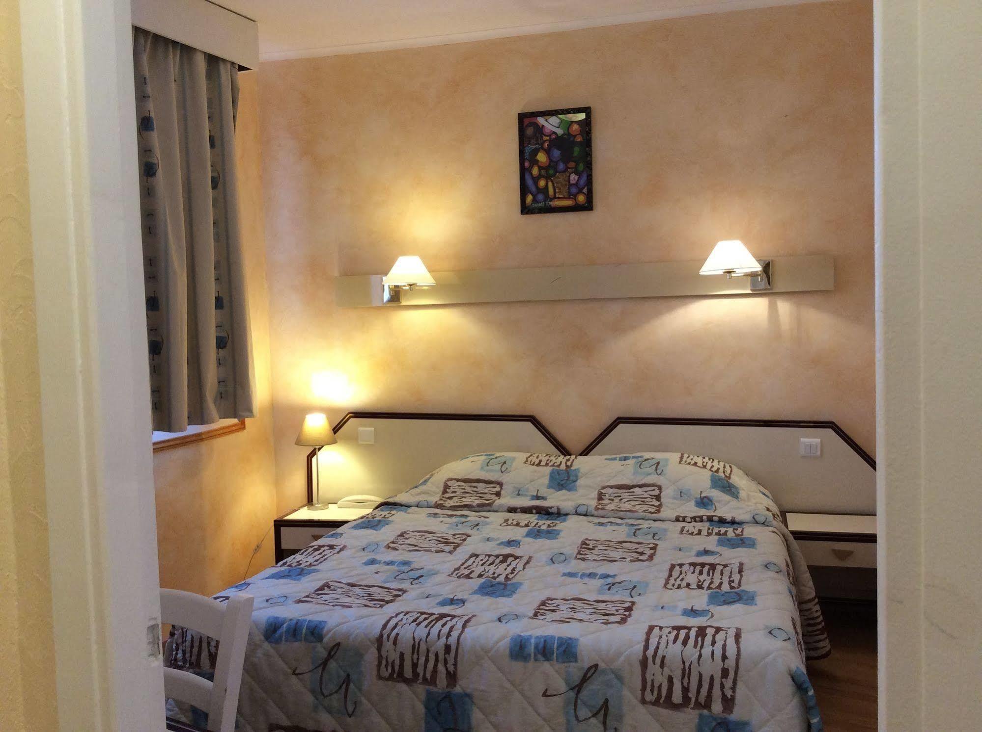 Hotel Bahia Вильнёв-Лубе Экстерьер фото